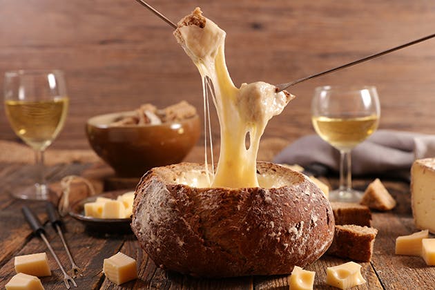 swiss cheese fondue with wine